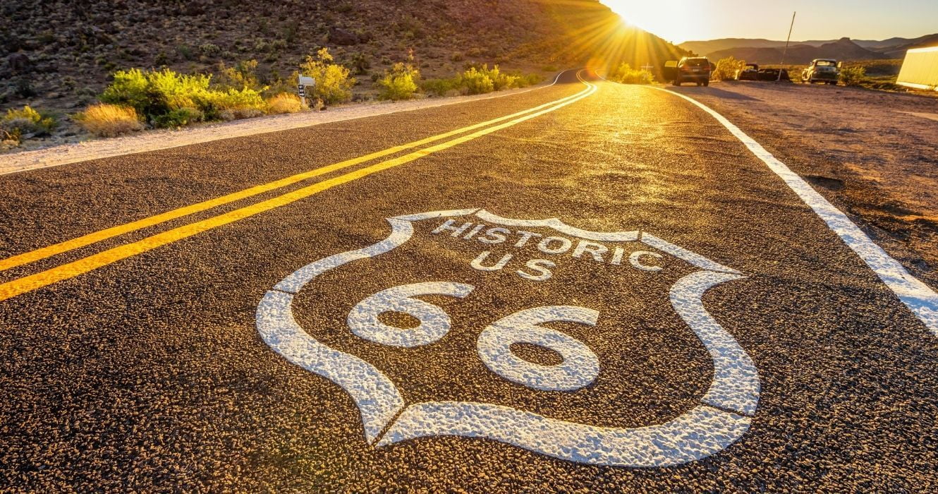 Comemore a estrada mais icônica da América, a Rota 66, com este novo Doodle do Google 1 estrada histórica da rota 66 ao pôr do sol